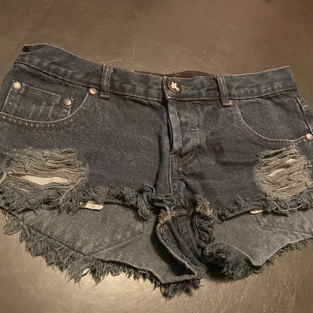 BUNDLE DISCOUNTS! One Teaspoon Distressed black shorts size 30 fits like 28